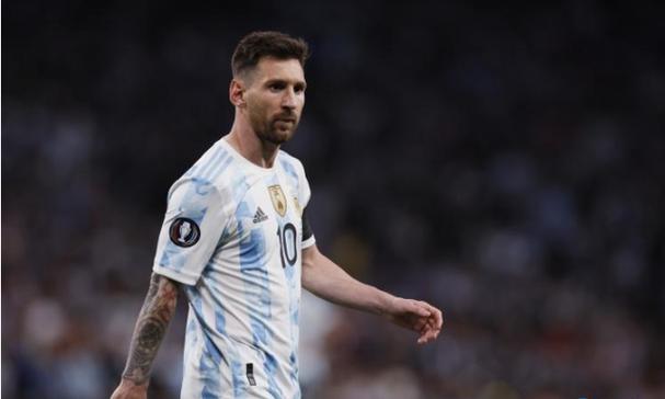 问过 3 个闺蜜都夸！这台纯电轿车的 “女生友好” 细节藏不住